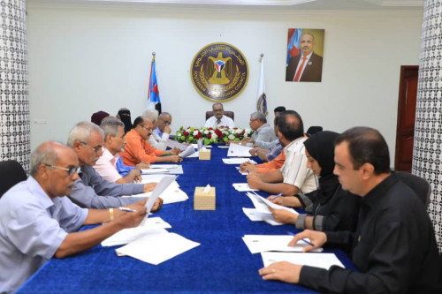 الأمانة العامة بالانتقالي تشيد بقرارات محافظ العاصمة عدن وتستعرض المشهد الاقتصادي وخطة اجتماعاتها للفصل الرابع