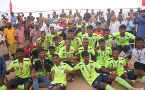 رئيس انتقالي سقطرى يتوِّج النصر بلقب بطولة خريف نوجد بنسختها الرابعة