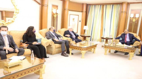 خلال استقباله مبعوث الأمين العام للأمم المتحدة.. الرئيس الزُبيدي يوضح موقف المجلس من "الإعلان المشترك"