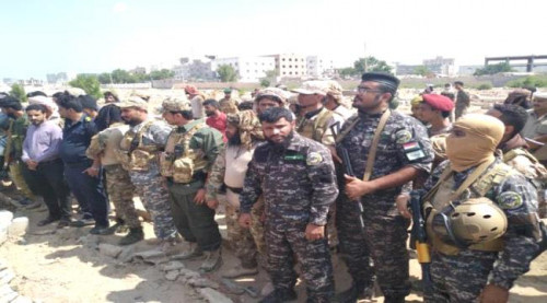 قيادات أمنية تشييع الشهيد العولقي بالعاصمة عدن
