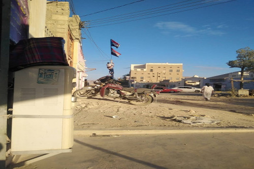 قوات الإحتلال اليمني تقتحم حي السحيل بسئون وتُنزل صور الشهيد ابو اليمامة