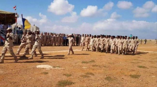 عرض عسكري بسقطرى احتفالًا بعيد الاستقلال