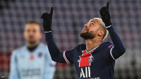 ثلاثية نيمار تقود سان جيرمان لفوز ساحق على باشاك شهر في دوري أبطال أوروبا