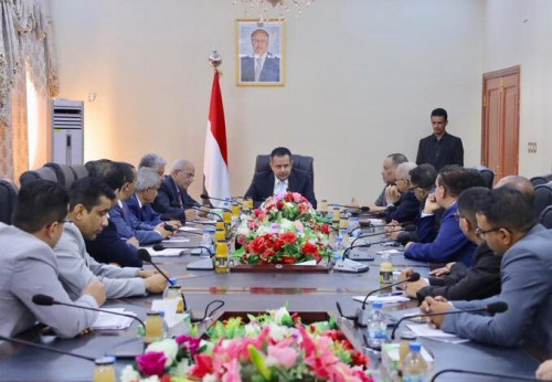 رئيس حكومة المناصفة يبشر بدعم الاقتصاد وتحسين سعر الصرف