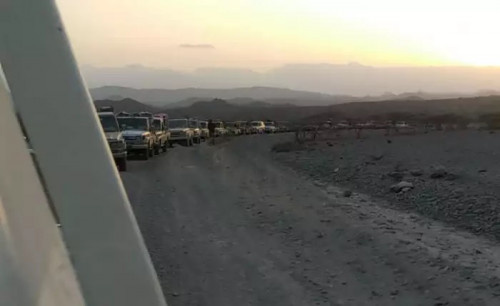 إحباط محاولة تهريب كمية كبيرة من مشتقات الوقود للحوثيين عبر 50 شاحنة في لحج