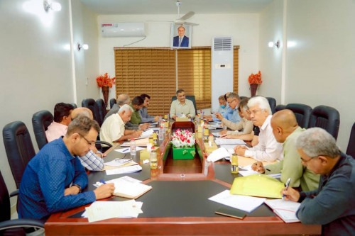 المحافظ لملس يشدد على ضرورة حماية ممتلكات المواطنين والممتلكات العامة بالعاصمة عدن