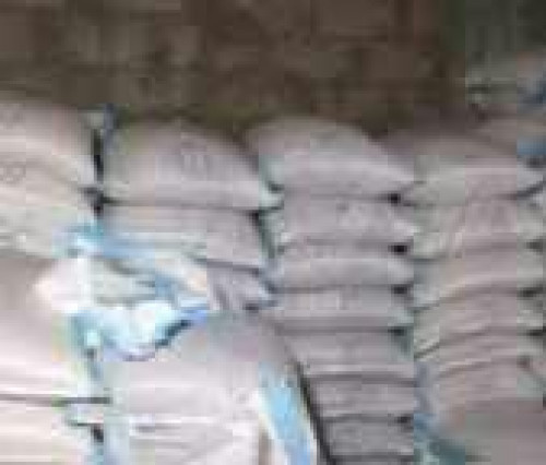 عدن.. ضبط مواد إغاثية في أحد المستودعات بالمعلا لإعادة تعبئتها بأسماء تجارية وبيعها في الأسواق