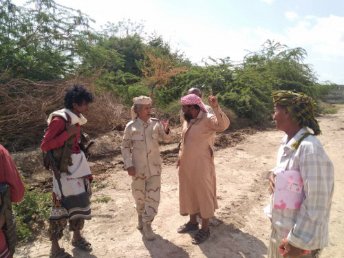 العميد الحوتري يطّلع على عمل البيوت المحمية بمركز أبحاث الكود