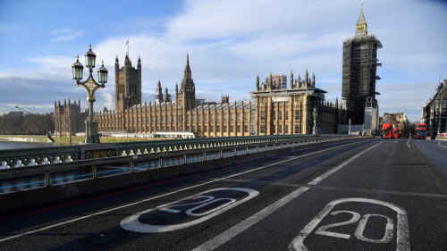 بريطانيا تسجل قفزة حادة في الوفيات بفيروس كورونا