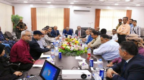 الوزير حُميد يناقش الصعوبات وأهم الاحتياجات التطويرية لمؤسسة موانئ خليج عدن