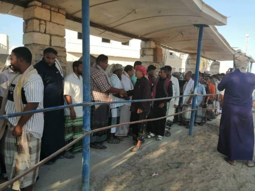 قيادات انتقالي حضرموت تتقدم جموع مشييعي المناضل عبدالعزيز باحشوان