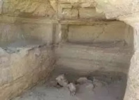 العثور على مقبرة أثرية بدوعن تعود لمملكة حضرموت القديمة