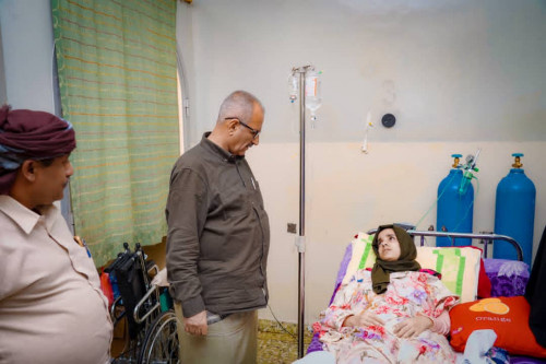 الجعدي يطمئن على صحة الجريحة سيناء عبدالله