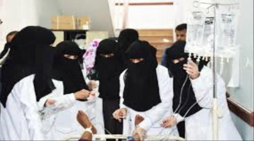 مليشيا الحوثي تنهب مخصصات للمتطوعات الصحيات المقدمة من الصحة العالمية