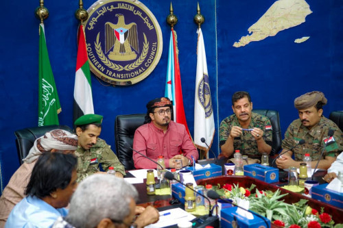 العولقي يلتقي أعضاء الجمعية الوطنية وانتقالي شبوة وقيادة القوات الخاصة ومكافحة الإرهاب