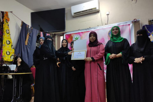 أقيمت برعاية الانتقالي.. مؤسسة "مستقبل عدن" تختتم دورة في مجال الخياطة