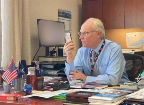 أول تحرك للمبعوث الأمريكي إلى اليمن في دعم جهود السلام