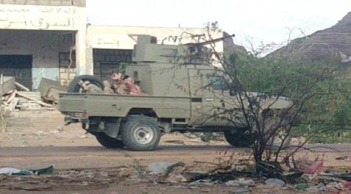 مليشيات الإخوان تحاصر منزل شيخ قبلي بشبوة وتعتقل آخرين