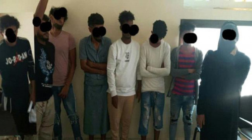 أمن عدن يُداهم أوكاراً لترويج وتعاطي الحشيش ومواد مخدرة خطيرة