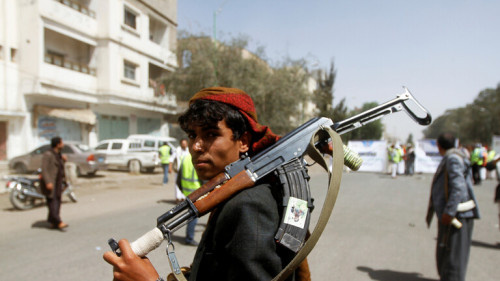 "أسوشيتد برس": الحوثيون قتلوا شيخا قبليا و4 من ذويه في صنعاء