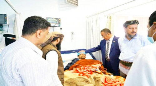 الخُبجي يطمئن على الأحوال الصحية لجرحى الحادث الإرهابي الذي استهدف قيادة ألوية الدعم والإسناد