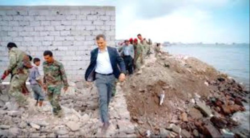 ناشطون جنوبيون: لملس يواجه فساد دولة ويسعى لإيقاف نزيف الشعب جراء غياب الخدمات