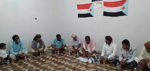 رئيس تنفيذية انتقالي سيحوت يعقد اجتماعاً برؤساء اللجان المحلية بالمراكز