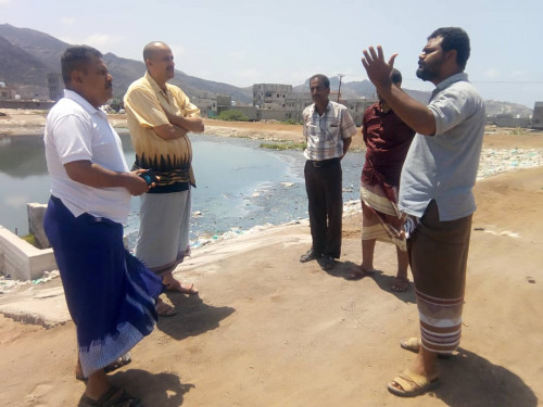 باخبيره يتفقد المرافق المائية بمناطق فقم وعمران وصلاح الدين بمديرية البريقة ويطلع على احتياجاتها