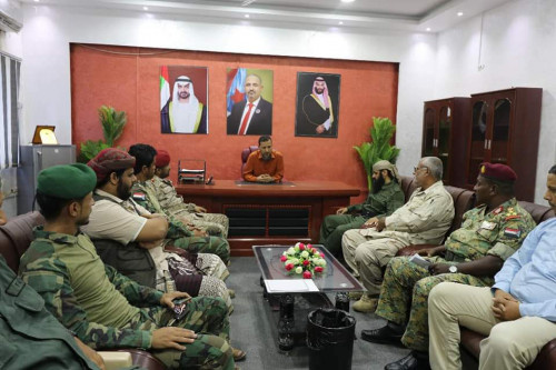 عبدالرحمن شيخ يتفقد سير العمل بمقر قيادة ألوية الدعم والإسناد بالعاصمة عدن