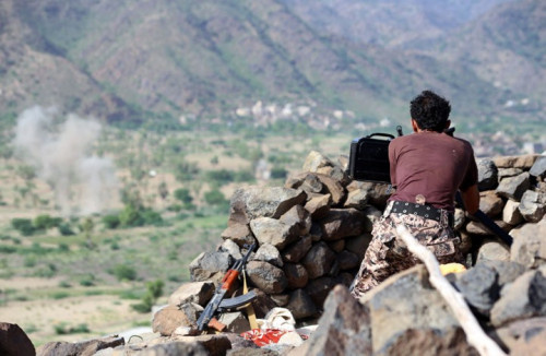 بينهم قائد ميداني.. مقتل العشرات من عناصر ميليشيا الحوثي في مواجهات جنوبي تعز