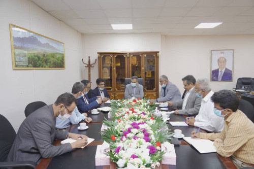 في اجتماع برئاسة لملس.. إقرار آليات حديثة لتوفير وقود محطات الكهرباء تشجّع على الاستثمار في قطاعات المشتقات النفطية