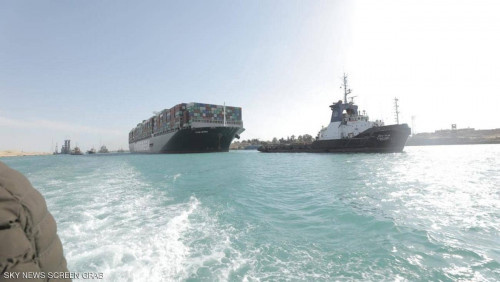 بعد تعويمها بنجاح.. سفينة "إيفر غيفن" تصل البحيرات المرة