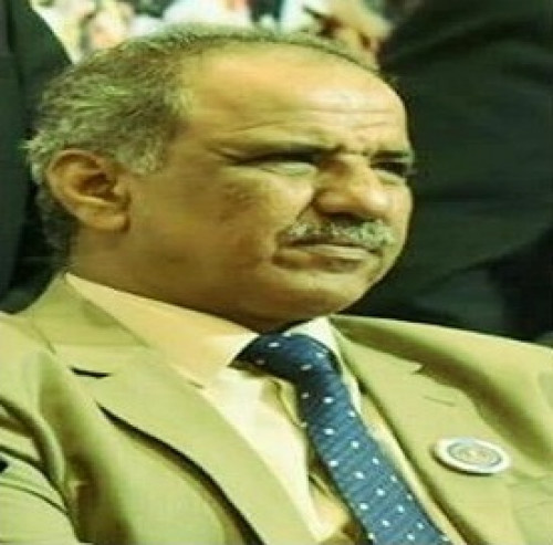 العميد السعدي يؤدي واجب العزاء لأسرة الفقيد اللواء قاسم يحيى قاسم