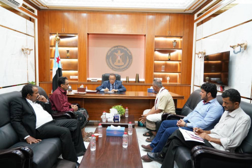 الخُبجي: الاهتمام بأوضاع أسر الشهداء والجرحى على رأس سلّم أوليات المجلس الانتقالي