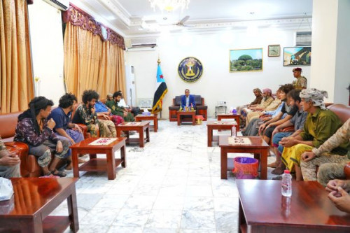 الخُبجي يستقبل الأسرى المحررين من سجون مليشيا الإخوان بمحافظتي شبوة وأبين