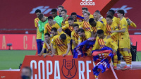 برشلونة يسحق أتلتيك بلباو برباعية.. ويحرز كأس إسبانيا