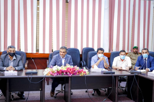 برئاسة لملس.. تنفيذي عدن يقرر تشكيل مجلس اقتصادي ويطالب بإعادة فتح فرع البنك المركزي&nbsp;