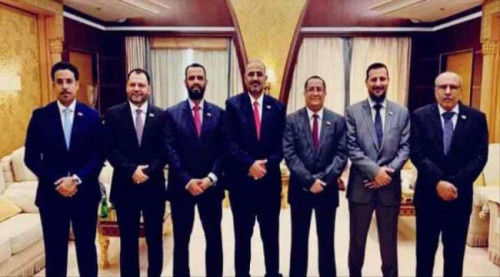 الرئيس الزُبيدي.. حاضنة وإسناد شعبي منقطع النظير يُقلق مطابخ الإخوان