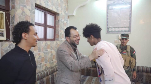 الكاف والسقاف يطمئنان على صحة الشاب محسن البوري