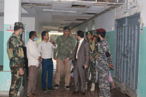 الكاف وهيثم يتفقدان مستشفى الأمراض النفسية والعصبية بالعاصمة عدن