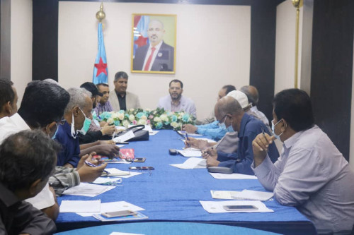 بمشاركة الكاف.. الهيئة التنفيذية لانتقالي العاصمة عدن تعقد اجتماعها الدوري