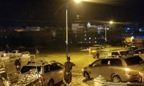 أمطار غزيرة وسيول تجتاح تريم بوادي حضرموت