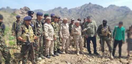 بتكليف من الرئيس الزُبيدي.. هيثم وباعش يتفقدان القوات الجنوبية بمحور الضالع القتالي