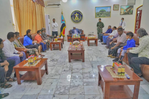 لليوم للثالث.. الرئيس القائد عيدروس الزُبيدي يستقبل جموع المهنئين بعيد الفطر المبارك