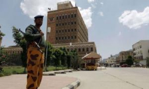 الحوثي يصادر مليارات من&nbsp; الحسابات البنكية الخاصة بدعم فلسطين