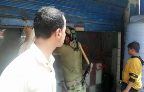 إغلاق محال مخالفة لتسعيرة بيع اللحوم بخورمكسر