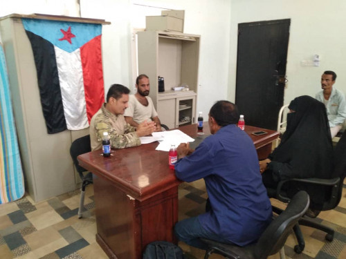 الإدارة القانونية بتنفيذية انتقالي أبين تزور السجن المركزي وتطلع على أحوال السجناء