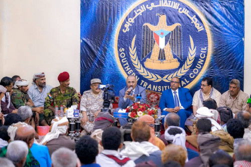 الرئيس الزُبيدي يلتقي بوجهاء وأعيان مديريات الصبيحة بمحافظة لحج