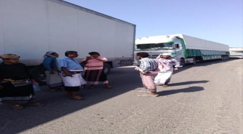 قائد لواء النصر يتدخل بفتح الخط الدولي بأبين والسماح للقاطرات بالعبور