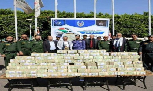 مليشيا الحوثي تسطو على المؤسسات الخاصة والعامة وتُجبر أصحاب المحلات التجارية على دفع أموال باهظة بقوة السلاح